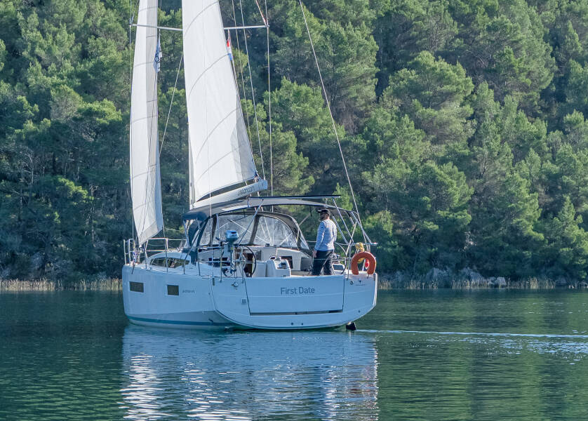 Sun Odyssey 410 First Date