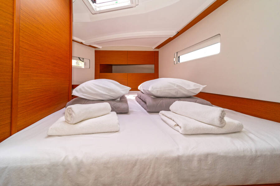 Sun Odyssey 410 First Date