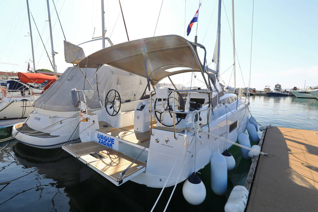 Sun Odyssey 410 Vague