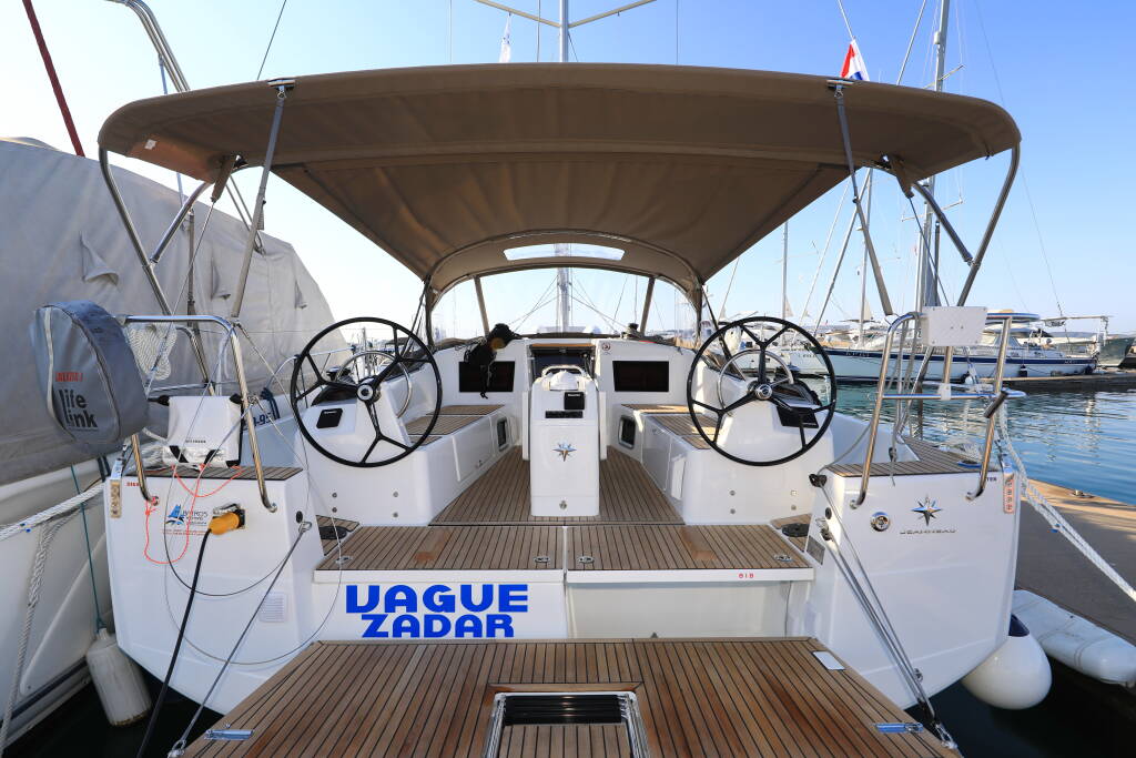 Sun Odyssey 410 Vague