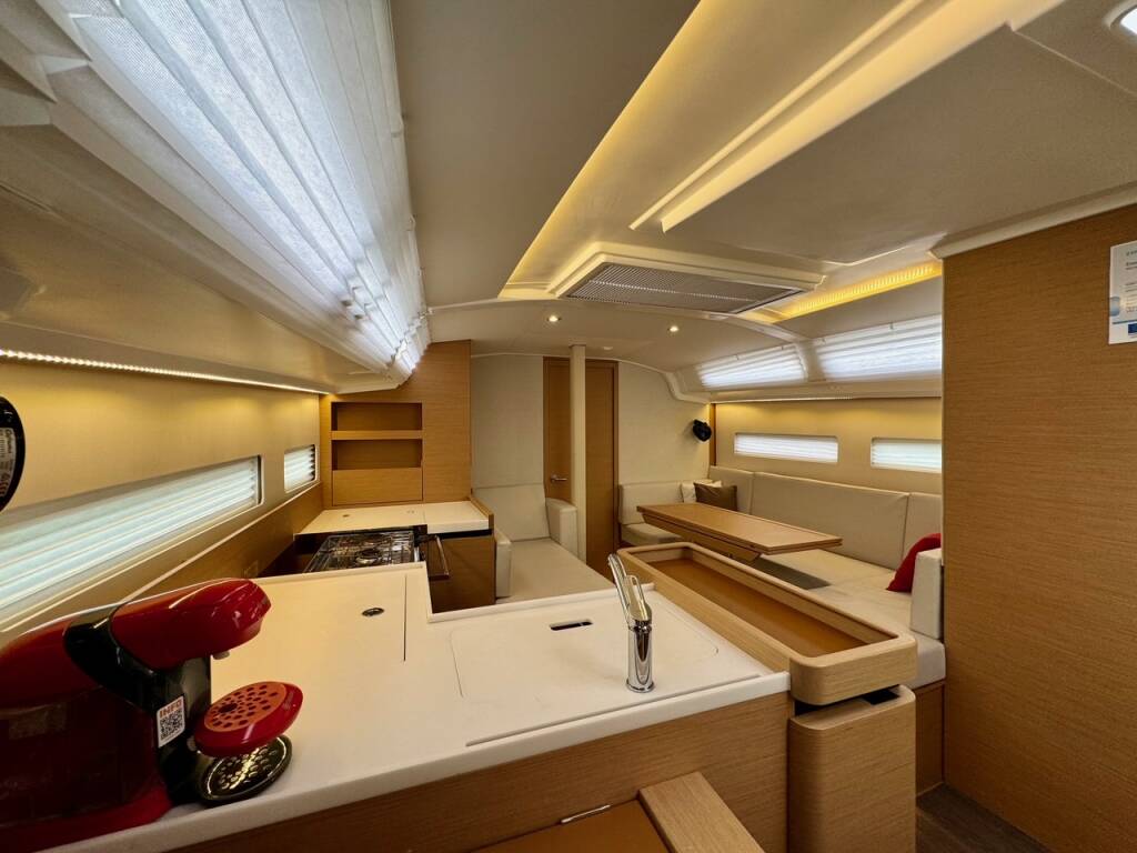 Sun Odyssey 410 LUCIA