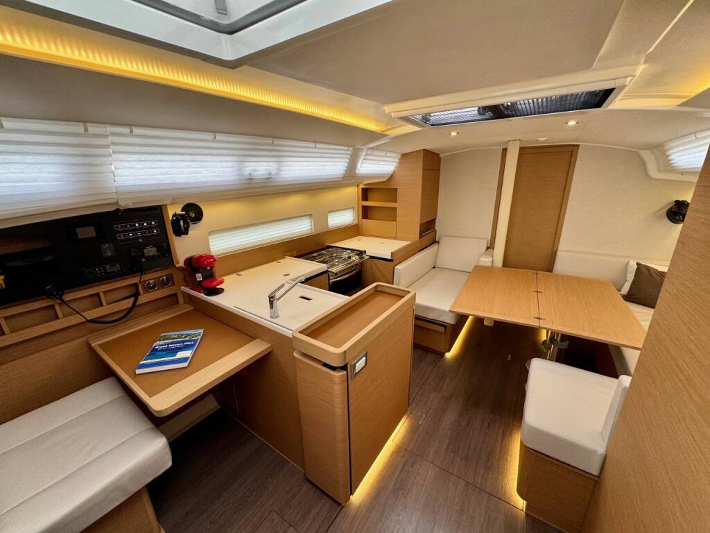 Sun Odyssey 410 LUCIA