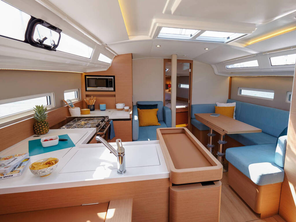 Sun Odyssey 410 Alma Libre VI