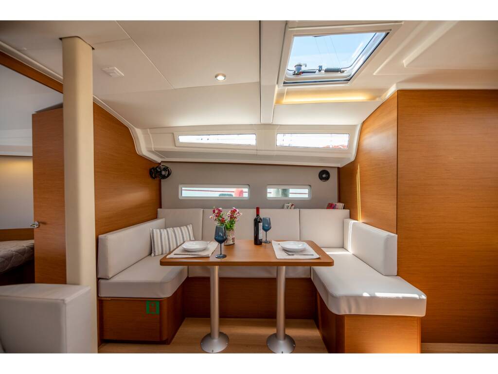Sun Odyssey 410 Garfish 