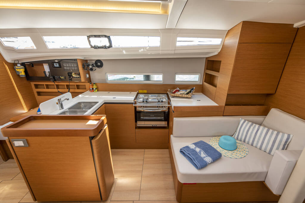 Sun Odyssey 410 Garfish 