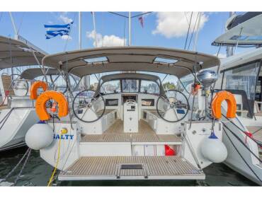 Sun Odyssey 410 • SALTY