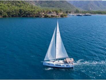 Sun Odyssey 410 • Sky Asya