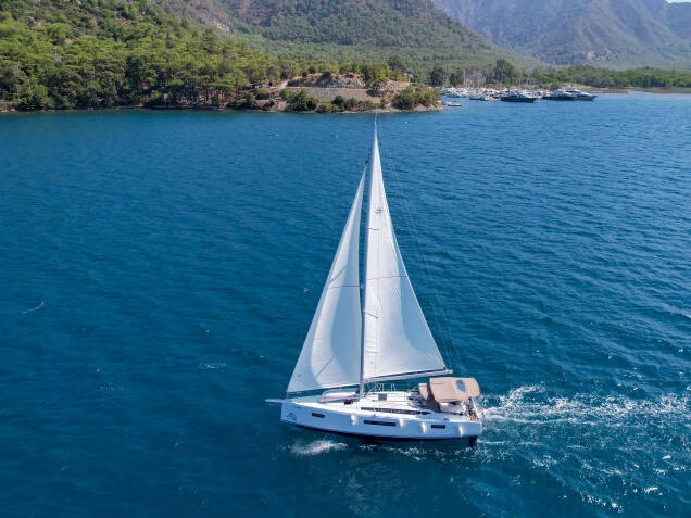 Sun Odyssey 410 Sky Asya