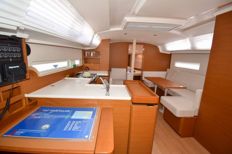 Sun Odyssey 410 Sky Ela