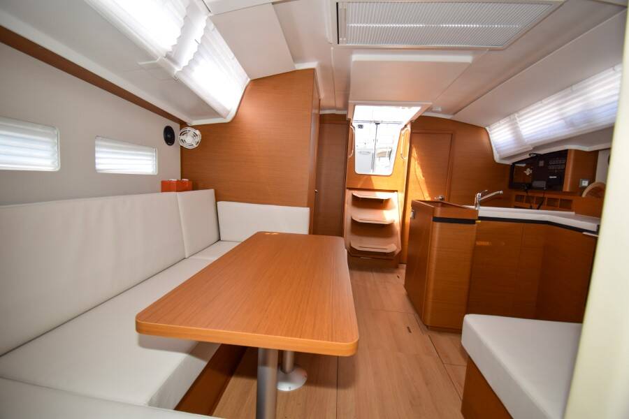 Sun Odyssey 410 Sky Ela