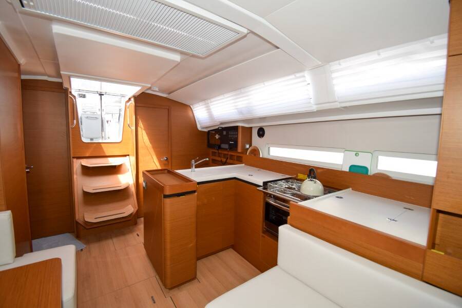 Sun Odyssey 410 Sky Ela