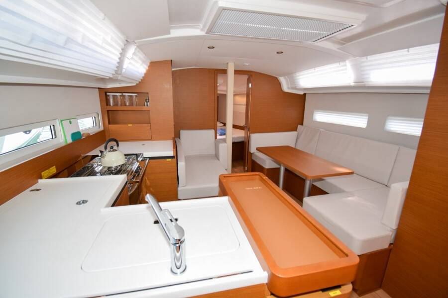 Sun Odyssey 410 Sky Ela