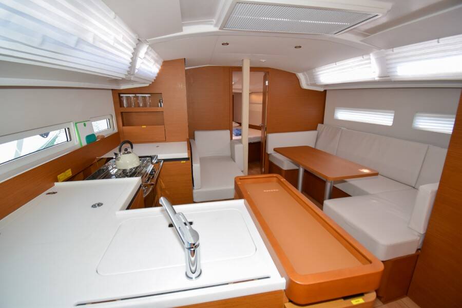 Sun Odyssey 410 Sky Ela