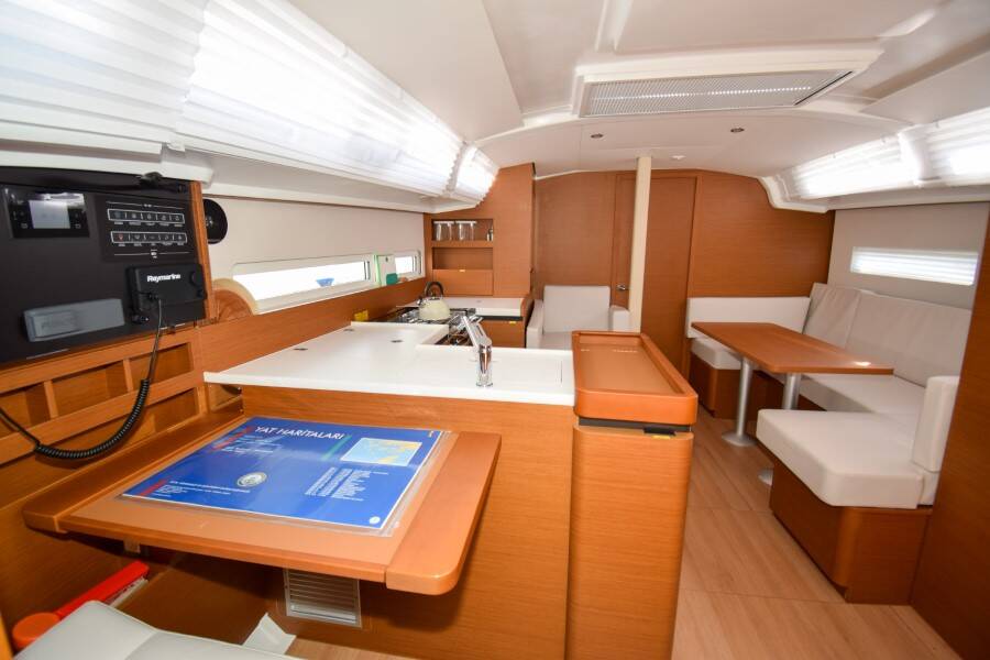 Sun Odyssey 410 Sky Ela