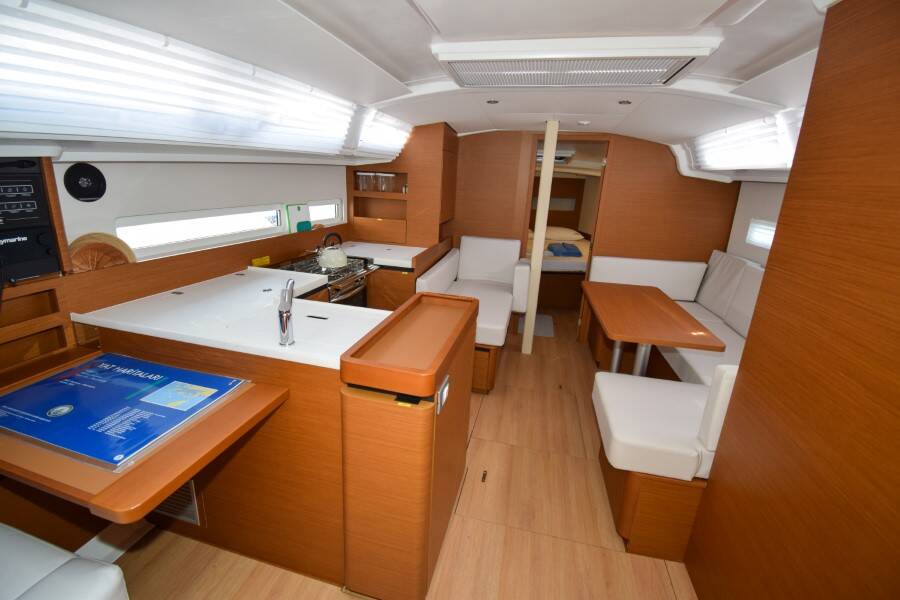 Sun Odyssey 410 Sky Ela