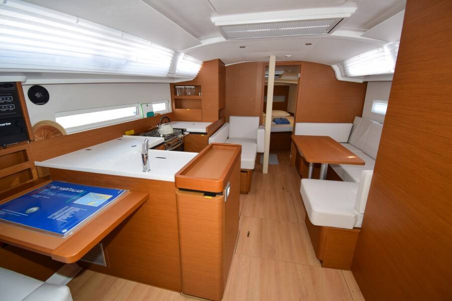 Sun Odyssey 410 Sky Ela