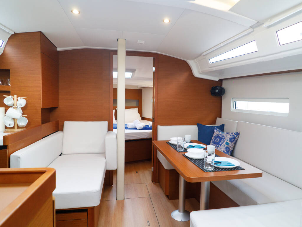 Sun Odyssey 410 Aquamarine