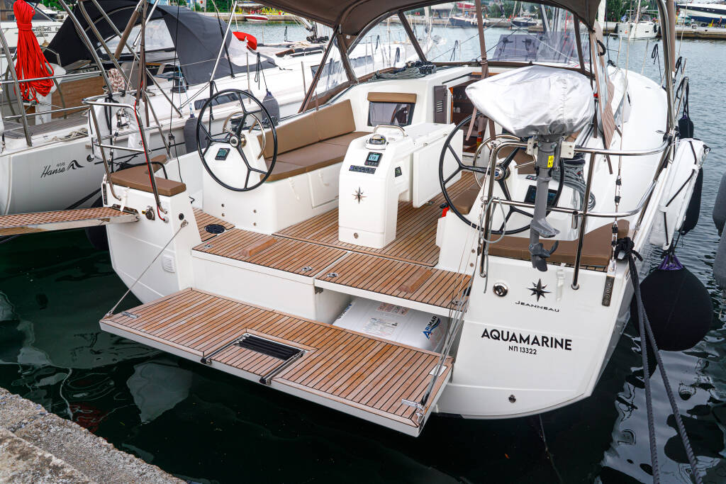 Sun Odyssey 410 Aquamarine