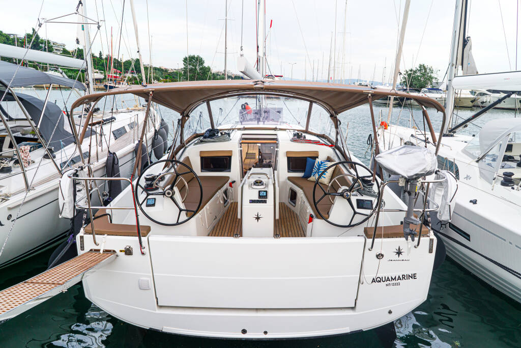 Sun Odyssey 410 Aquamarine
