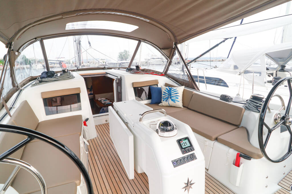 Sun Odyssey 410 Aquamarine