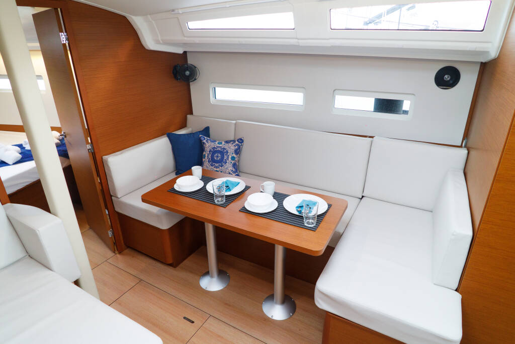 Sun Odyssey 410 Aquamarine