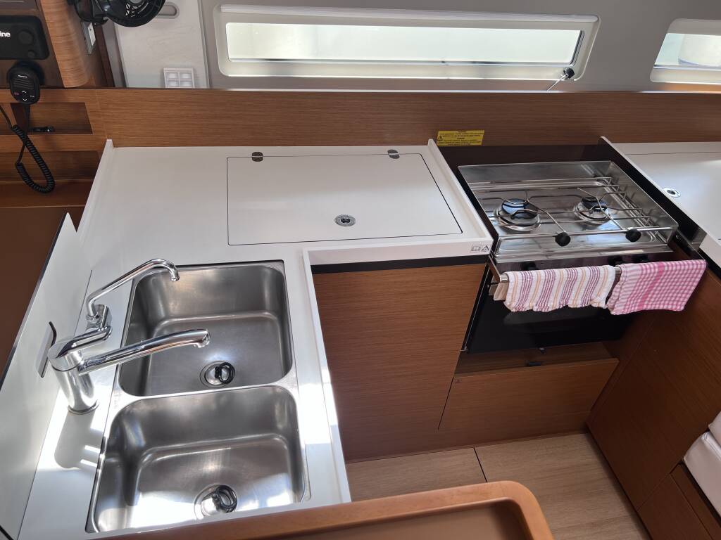 Sun Odyssey 410 Stilvi