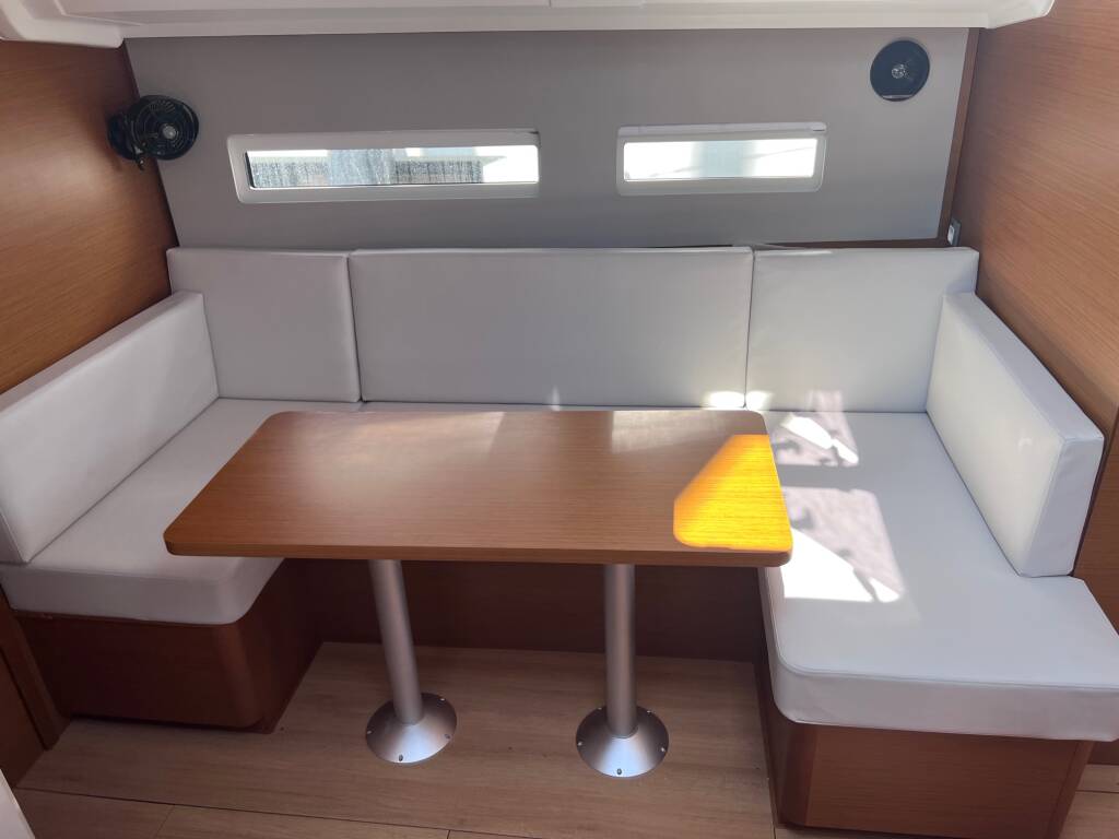 Sun Odyssey 410 Stilvi