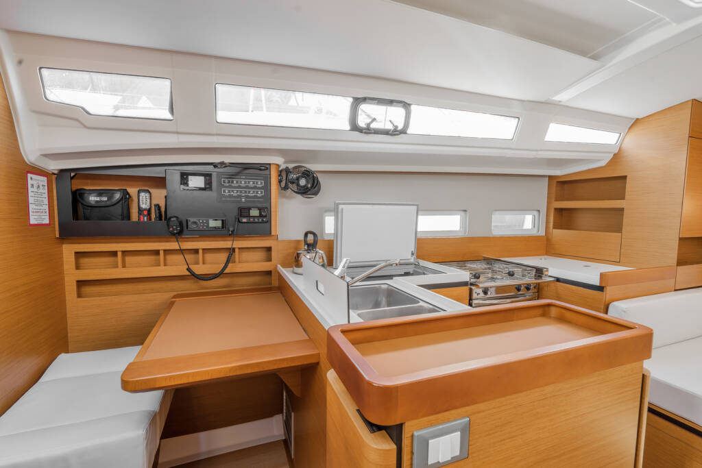 Sun Odyssey 410 HIGH TIME