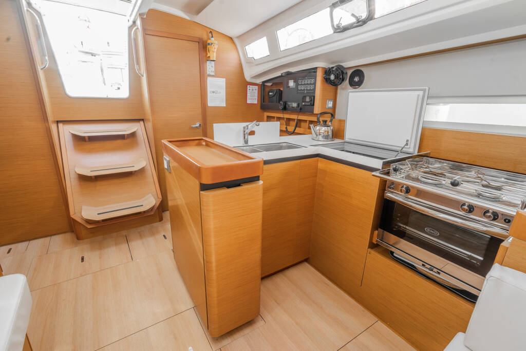 Sun Odyssey 410 HIGH TIME
