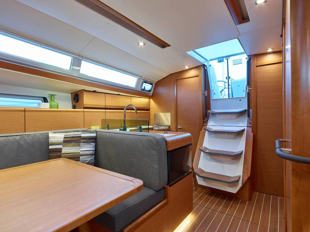 Sun Odyssey 419 Kinthia