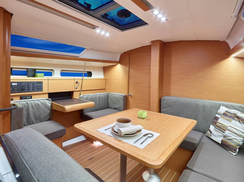 Sun Odyssey 419 Kinthia