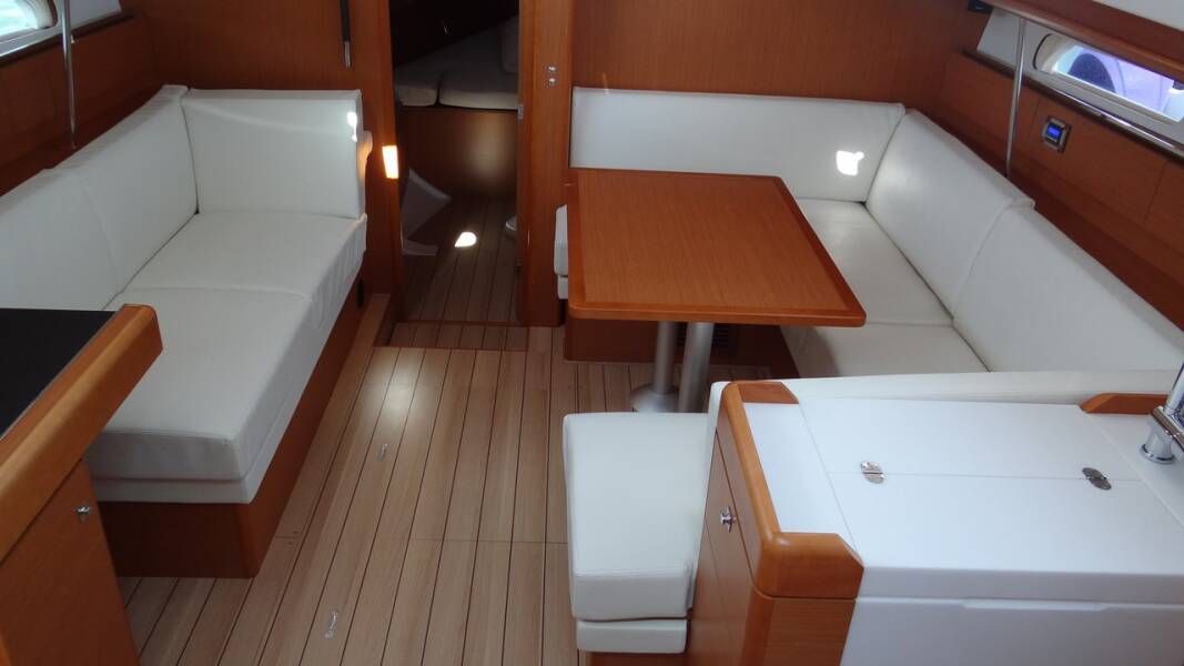 Sun Odyssey 41DS Honeypot