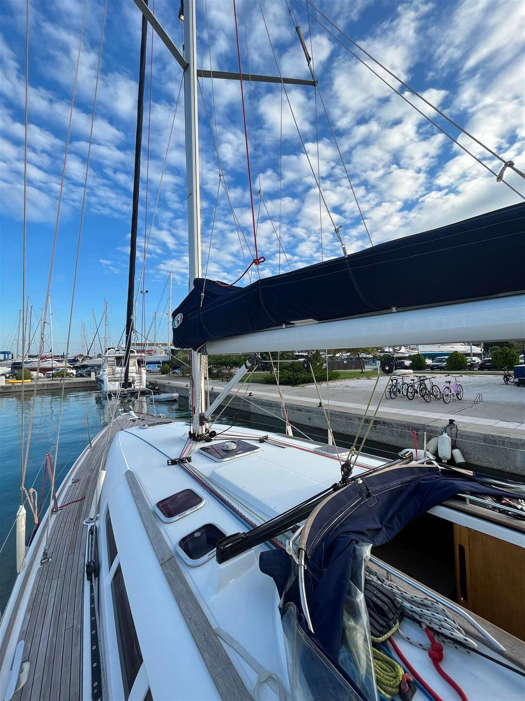 Sun Odyssey 42 i Performance Waterproof