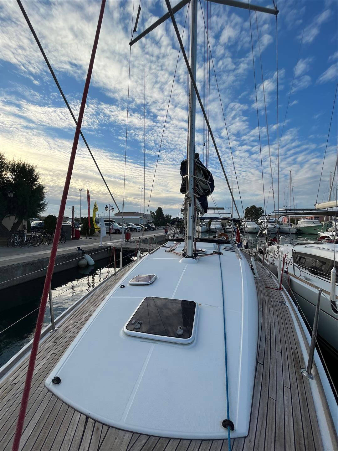Sun Odyssey 42 i Performance Waterproof