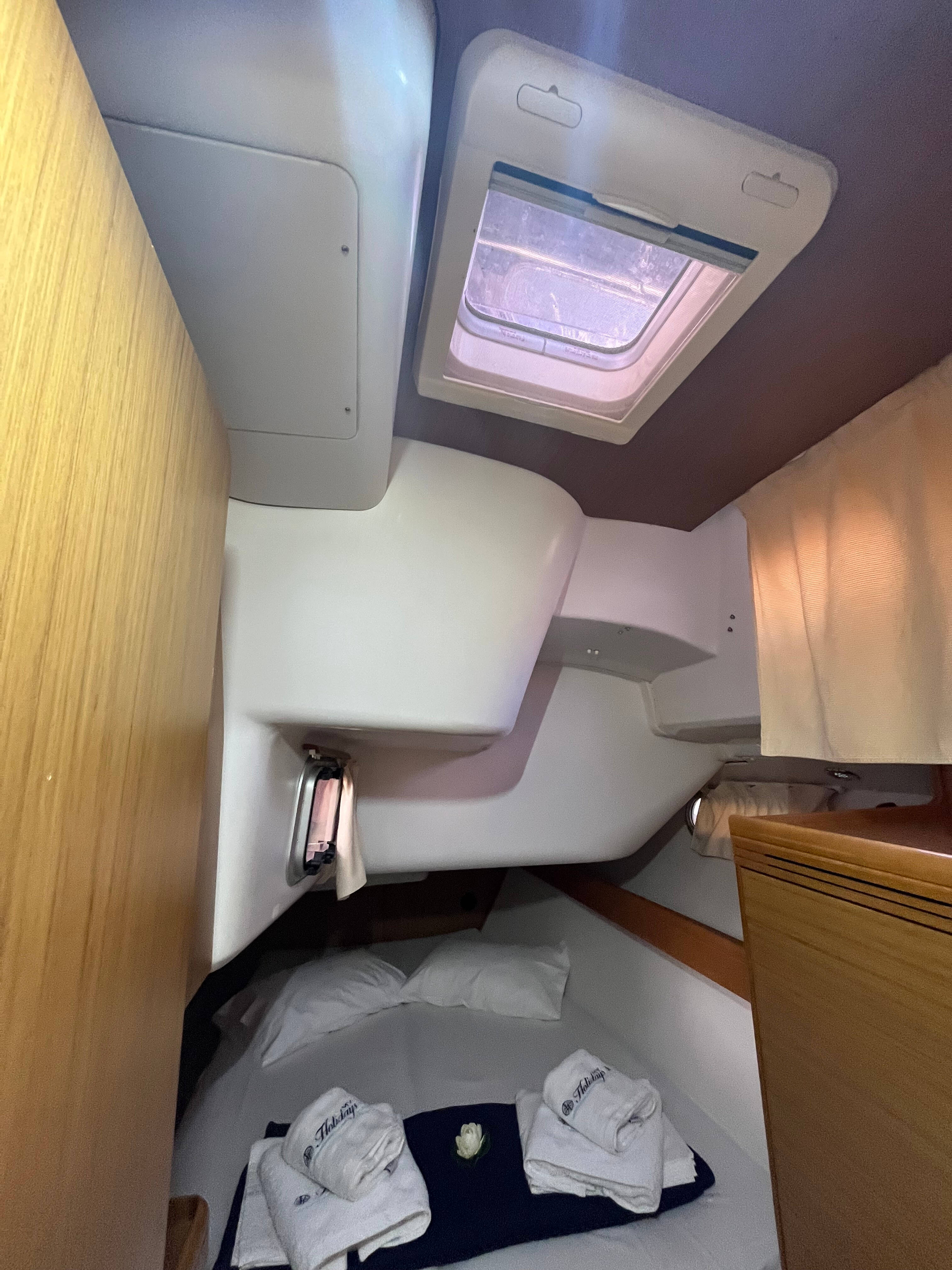Sun Odyssey 42 i Performance Waterproof