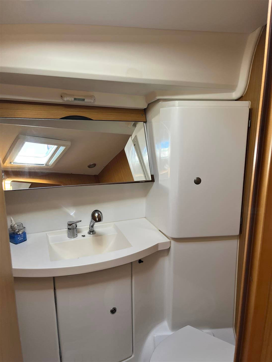 Sun Odyssey 42 i Performance Waterproof