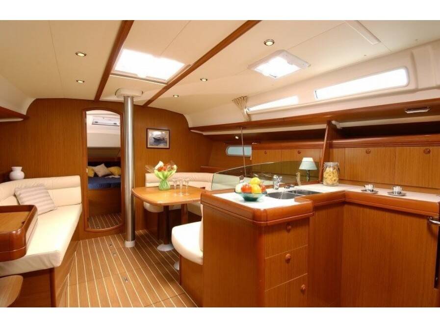 Sun Odyssey 42 i Black Pearl