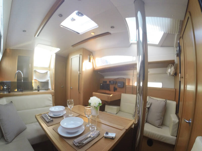 Sun Odyssey 42DS Sweet Alis