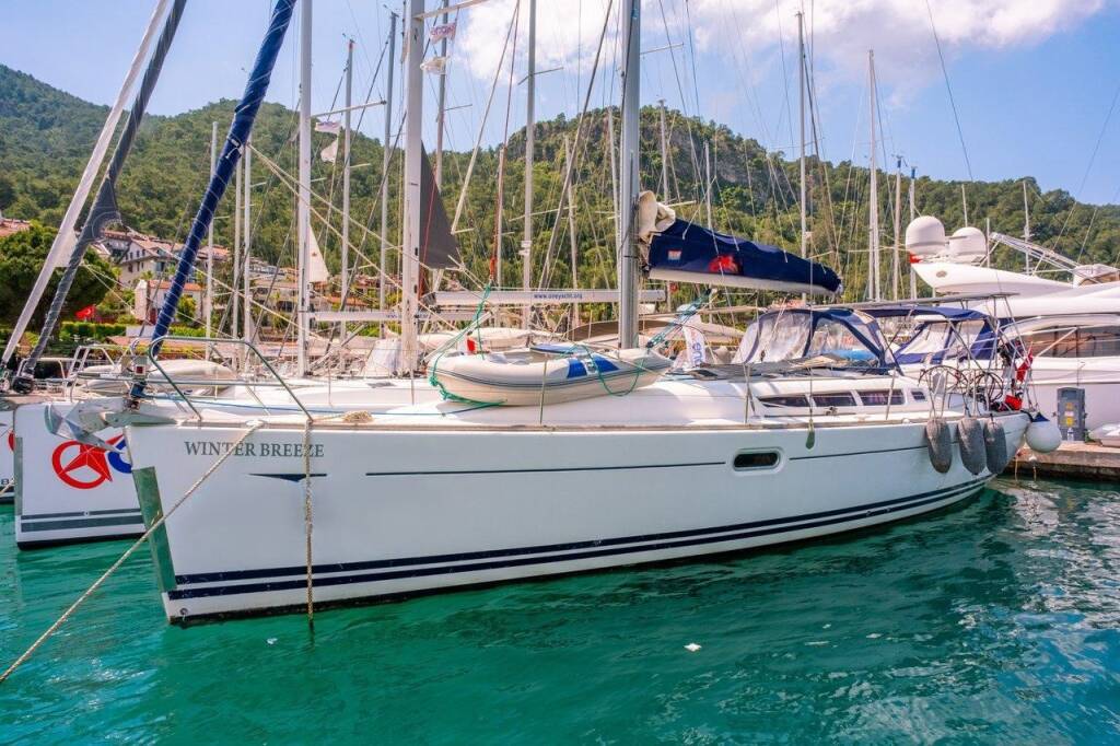 Sun Odyssey 42i Winter Breeze