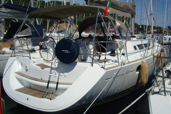 Sun Odyssey 42i Praha
