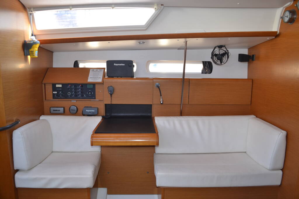 Sun Odyssey 439 Triada