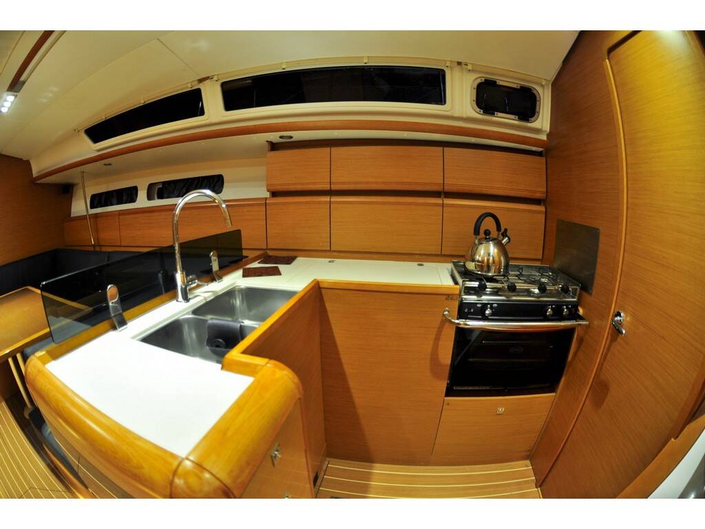 Sun Odyssey 439 Aeriko