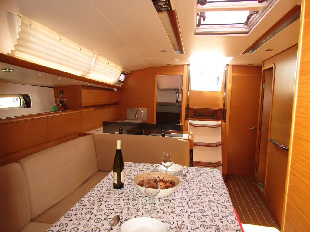 Sun Odyssey 439 Mira