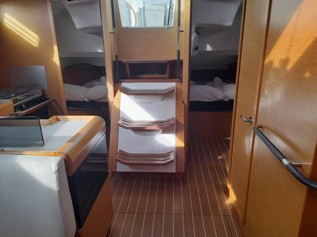 Sun Odyssey 439 Mira