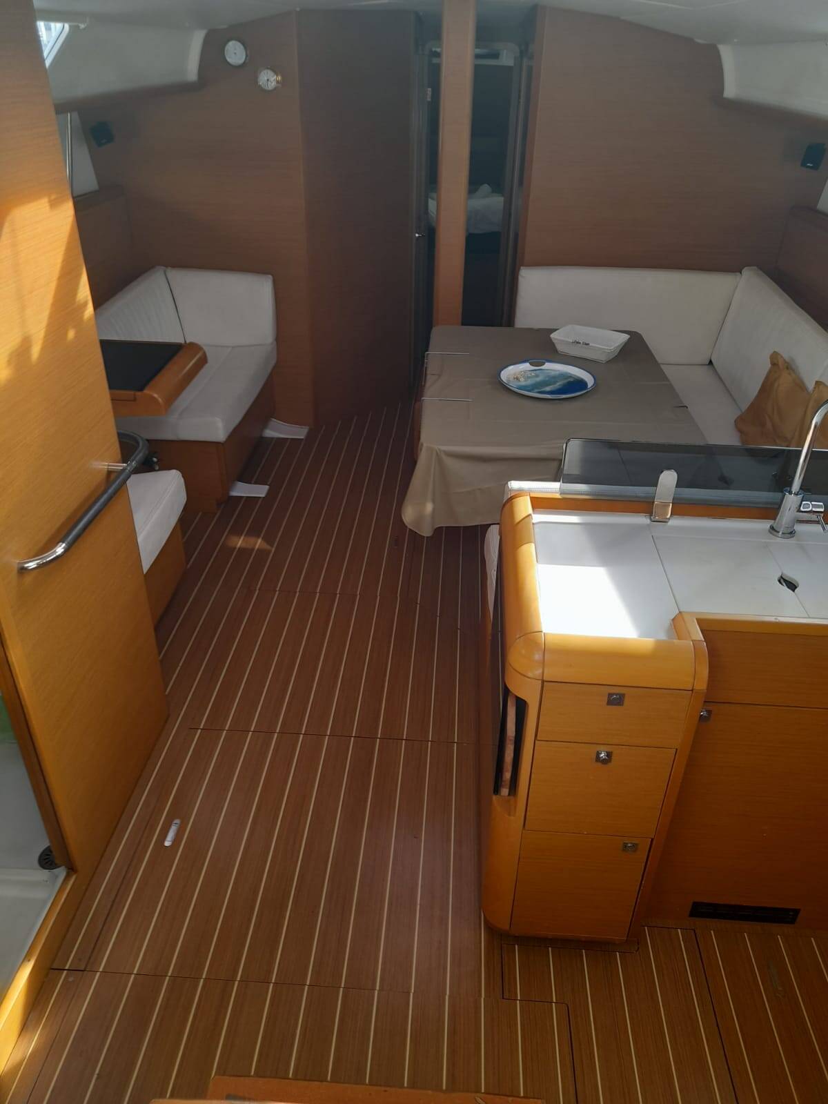 Sun Odyssey 439 Mira
