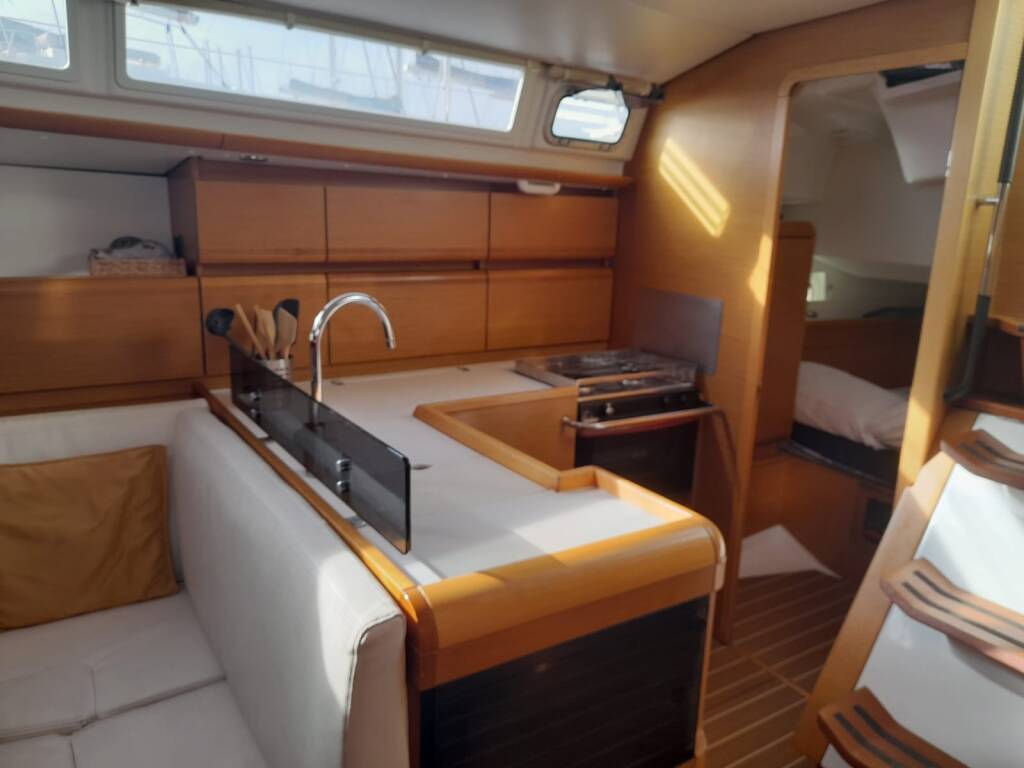 Sun Odyssey 439 Mira