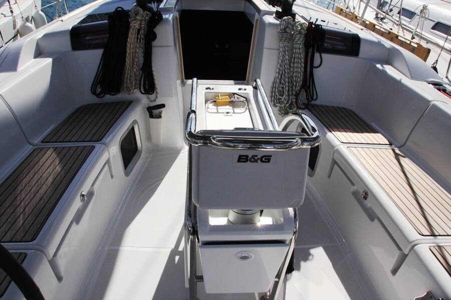 Sun Odyssey 439 Code