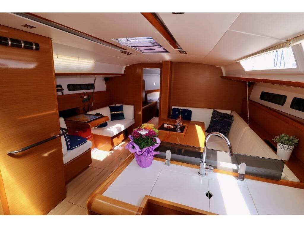 Sun Odyssey 439 LADY LINDA