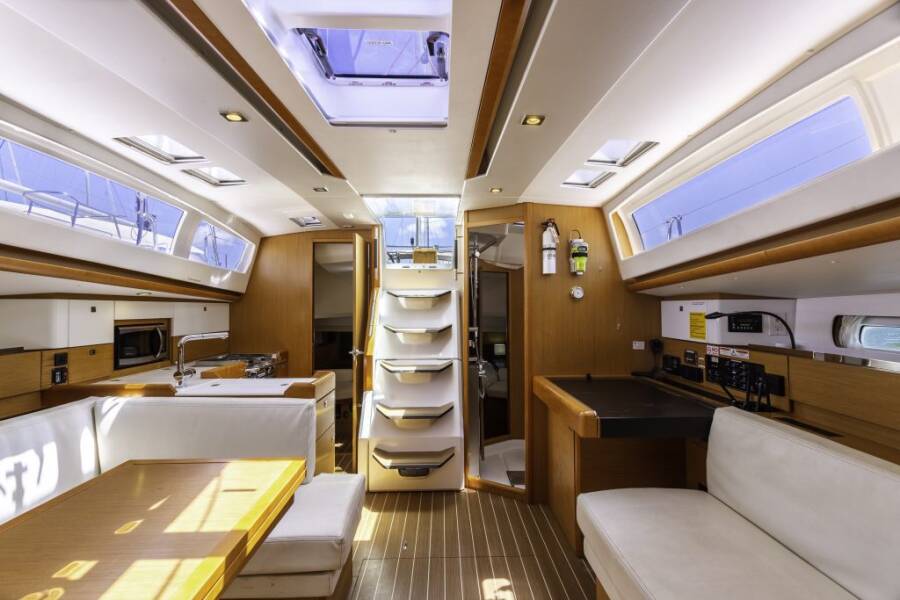 Sun Odyssey 44 DS Sea Wolf