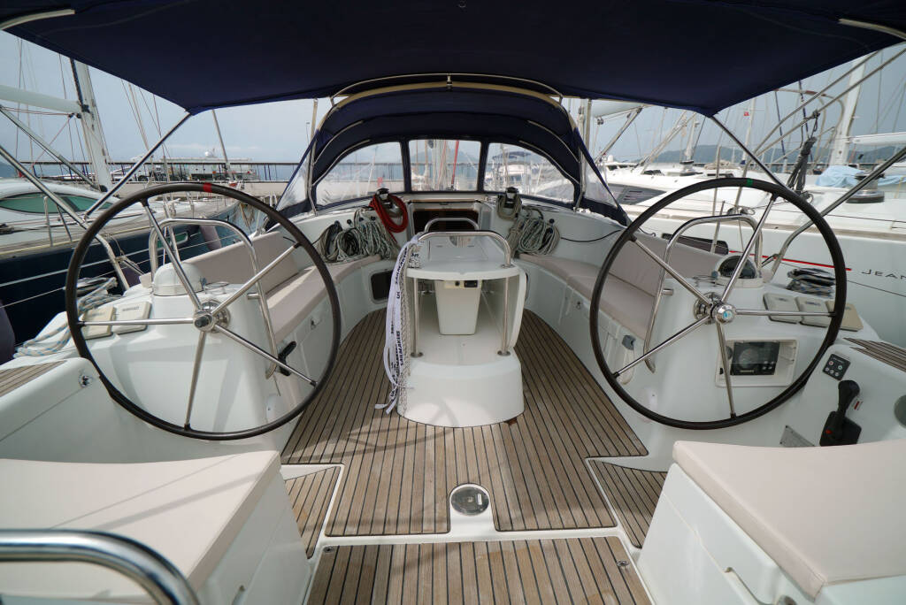 Sun Odyssey 44 i Night & Day